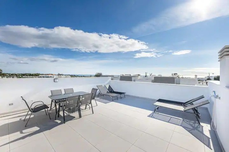 Casa Adosada de 3 Dormitorios y 2 Baños en venta en Estepona