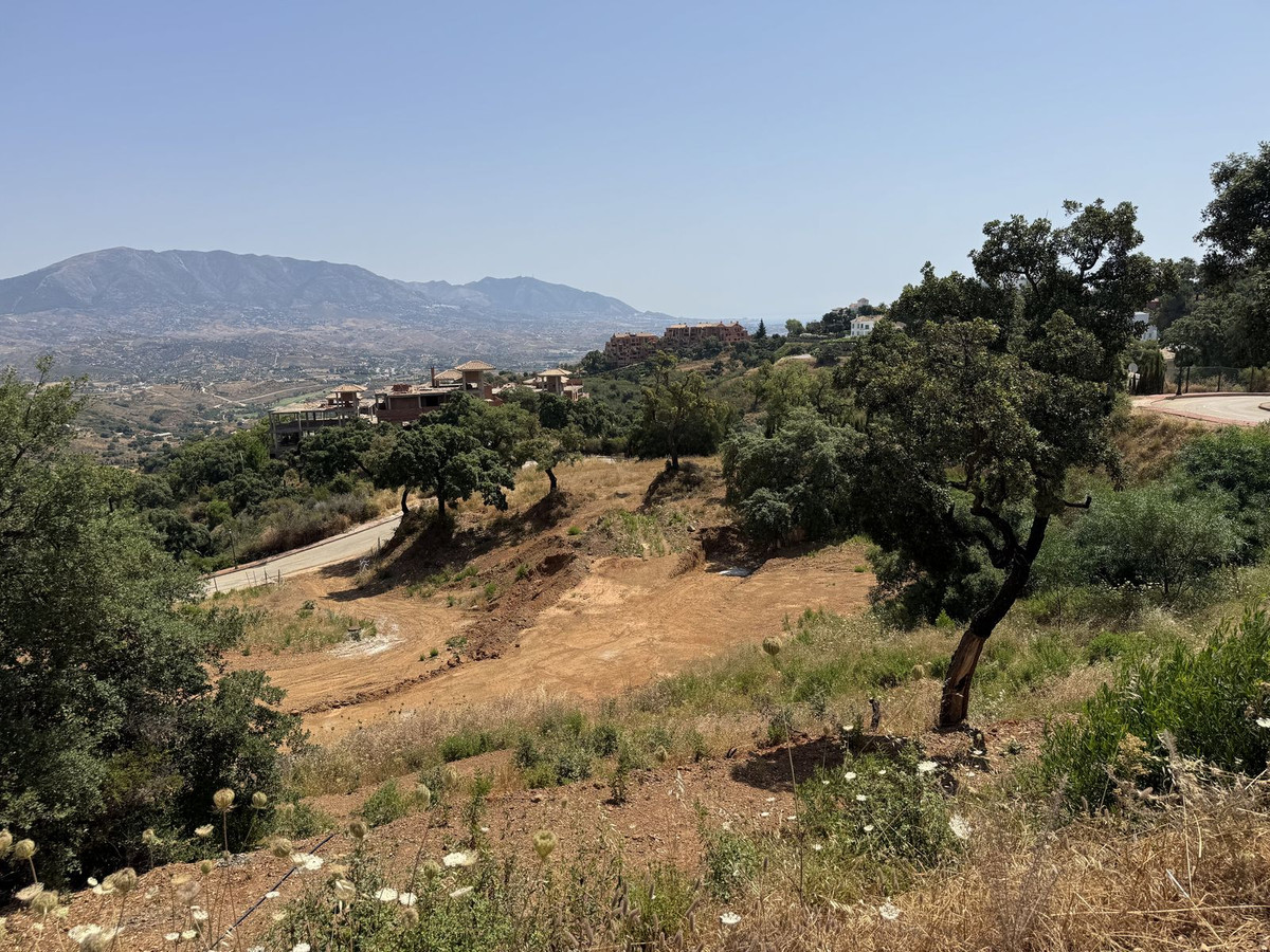 Terreno en venta en La Mairena, Marbella