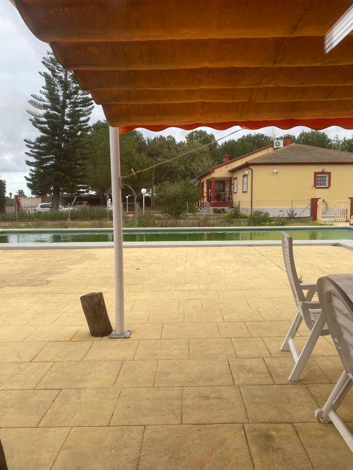 Finca de 4 Dormitorios en venta en Dénia