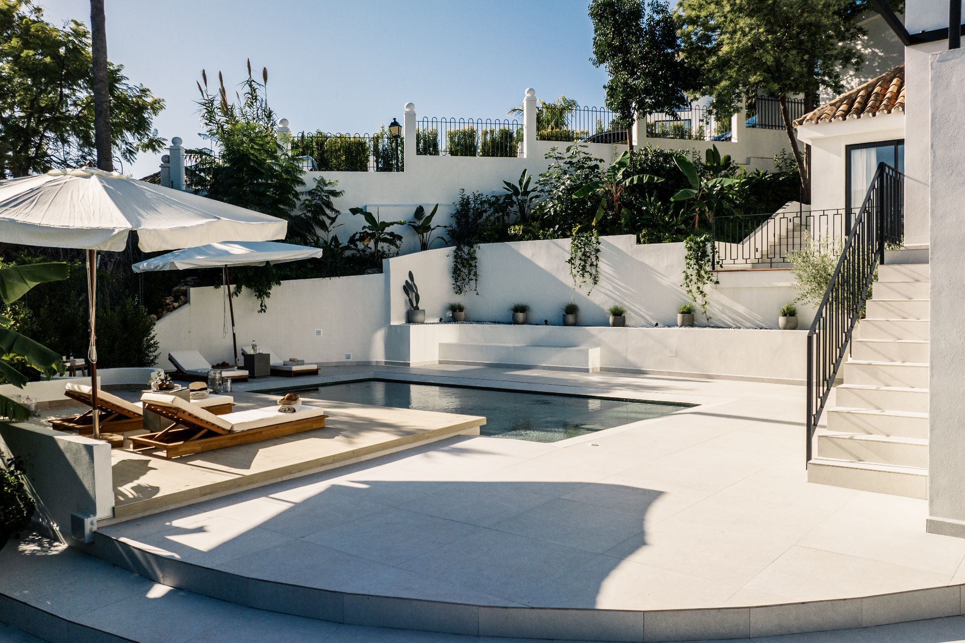 Casa de 5 Dormitorios y 6 Baños en venta en Nueva Andalucía, Marbella