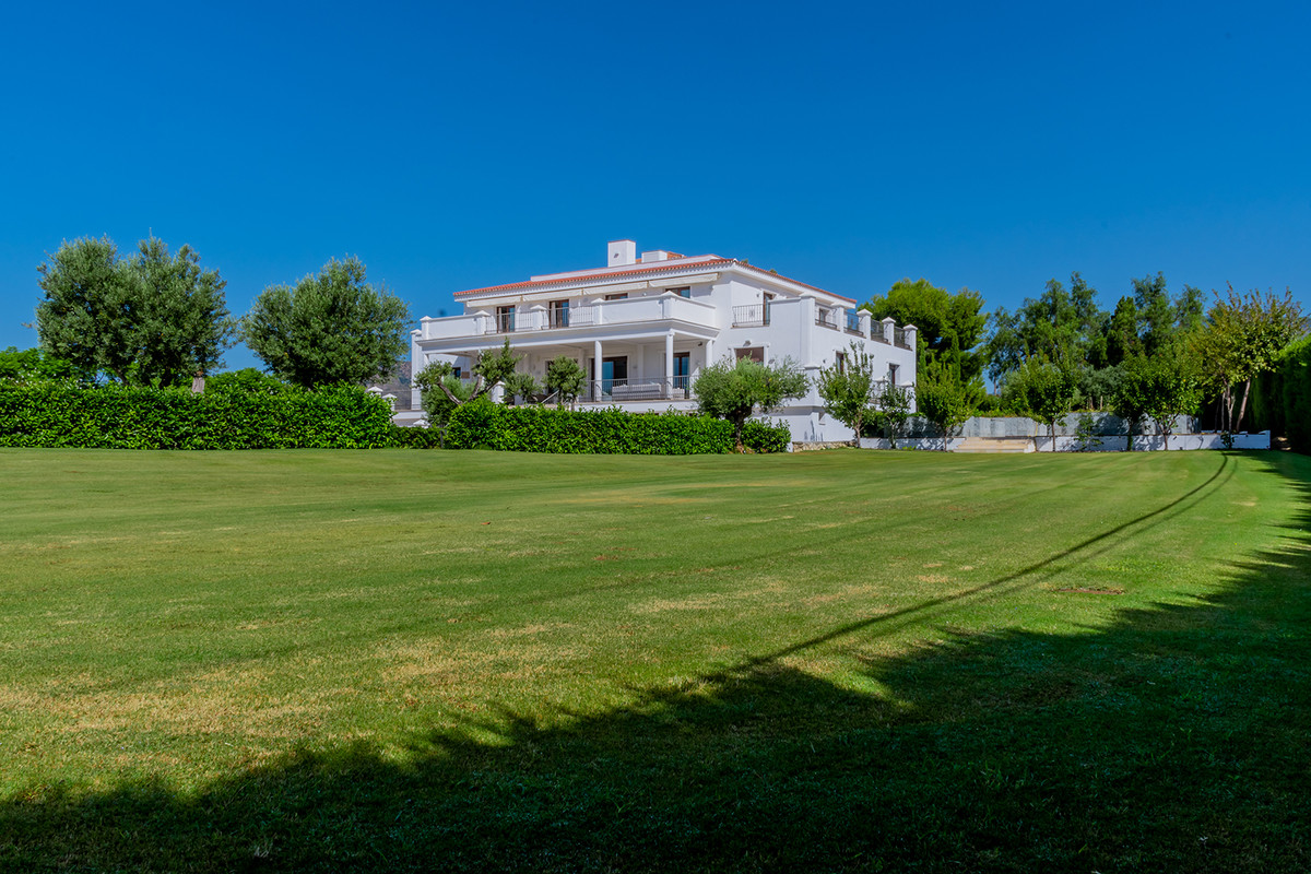 Casa de 5 Dormitorios en venta en Guadalmina Alta, San Pedro de Alcántara