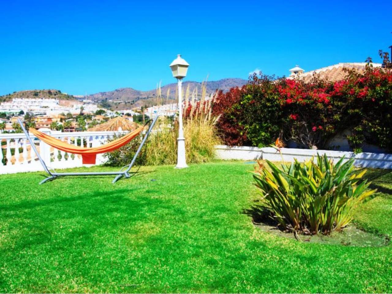 Casa Adosada de 4 Dormitorios y 2 Baños en venta en Rincón de la Victoria