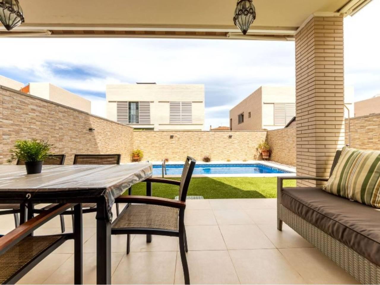 Casa Adosada de 3 Dormitorios en venta en Cambrils