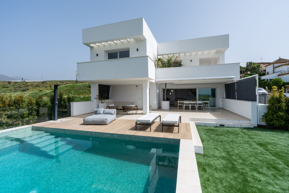 Casa de 3 Dormitorios en venta en Estepona