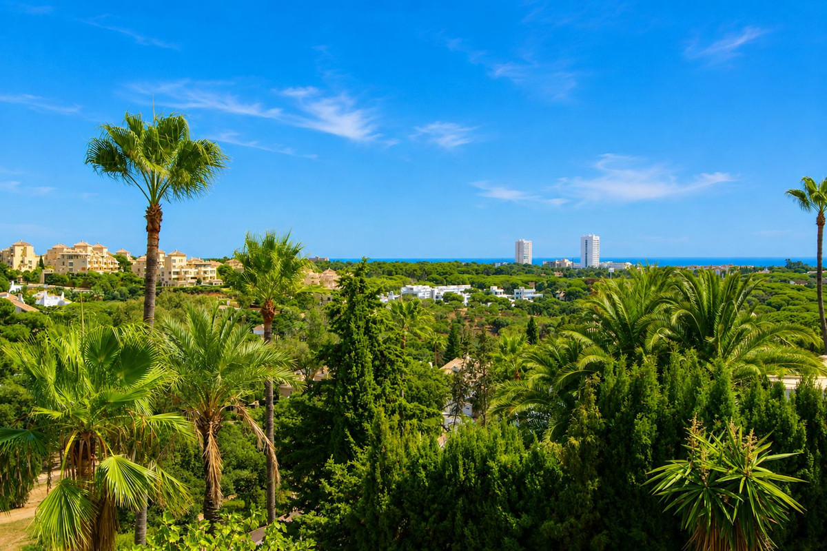 Casa de 4 Dormitorios en venta en Elviria, Marbella