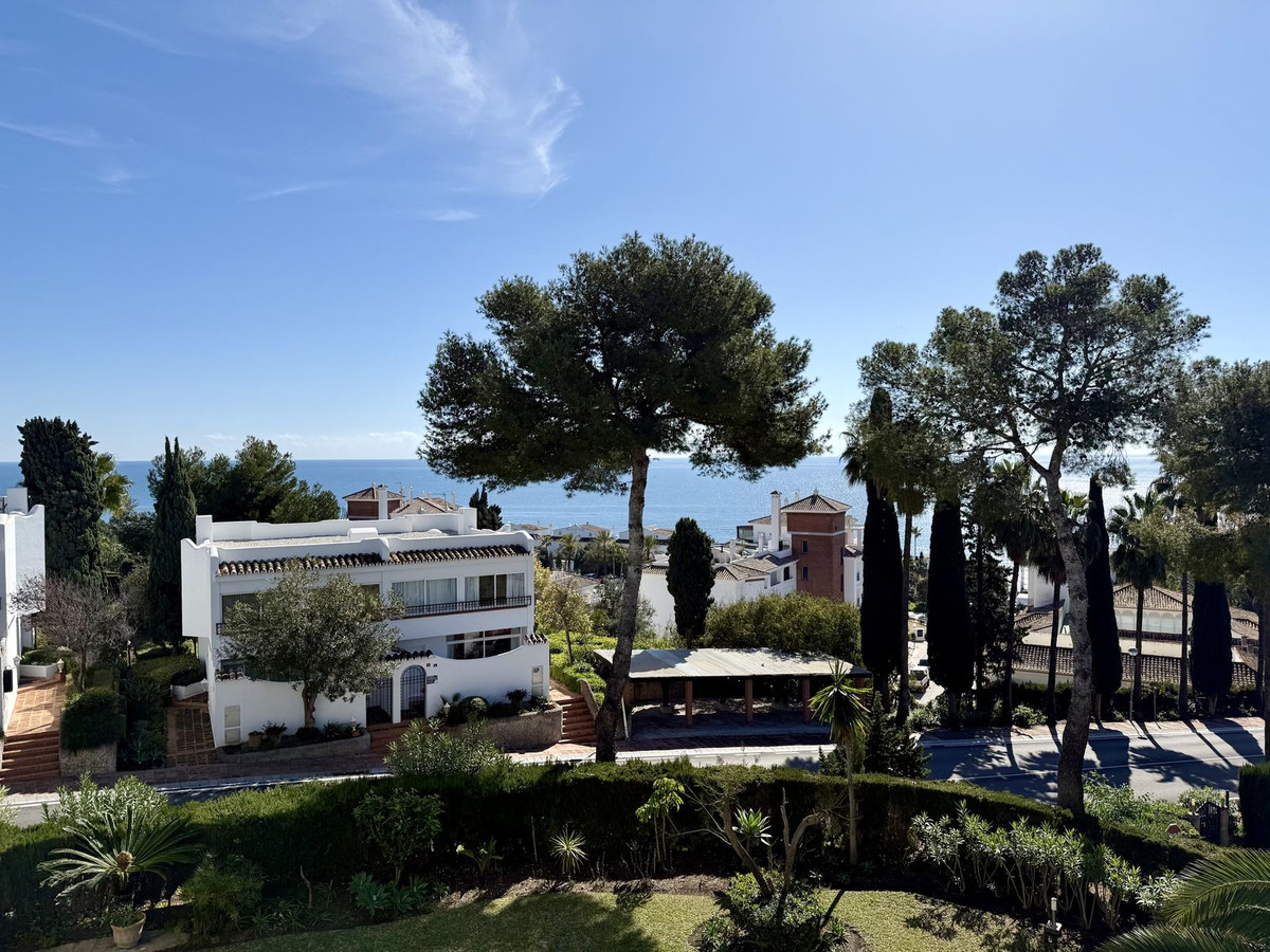 Piso de 2 Dormitorios en alquiler en Riviera del Sol, Mijas