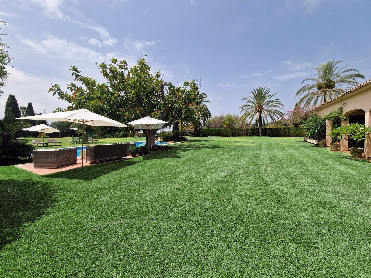 Casa de 5 Dormitorios y 6 Baños en venta en Benahavís