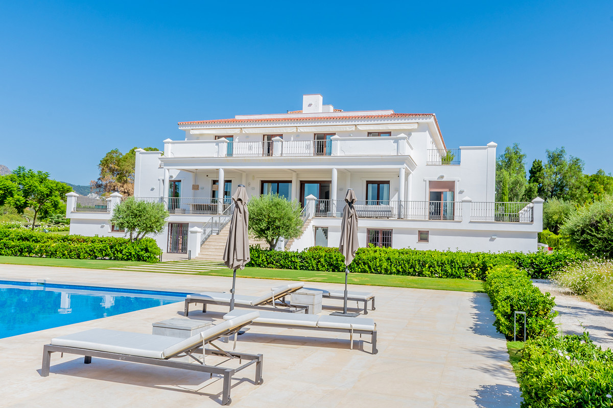 Casa de 5 Dormitorios en venta en Guadalmina Alta, San Pedro de Alcántara