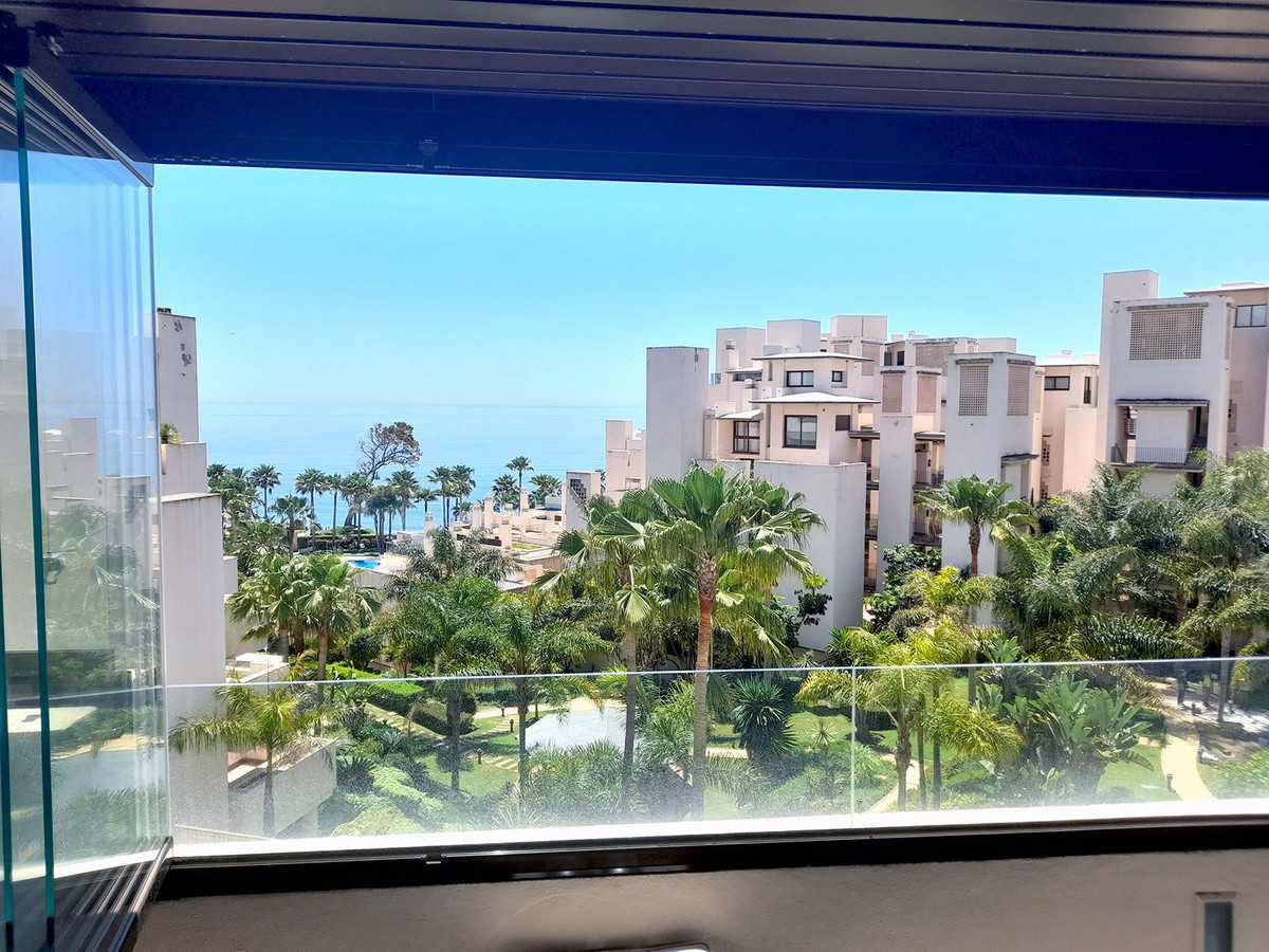 Piso de 2 Dormitorios en venta en Estepona