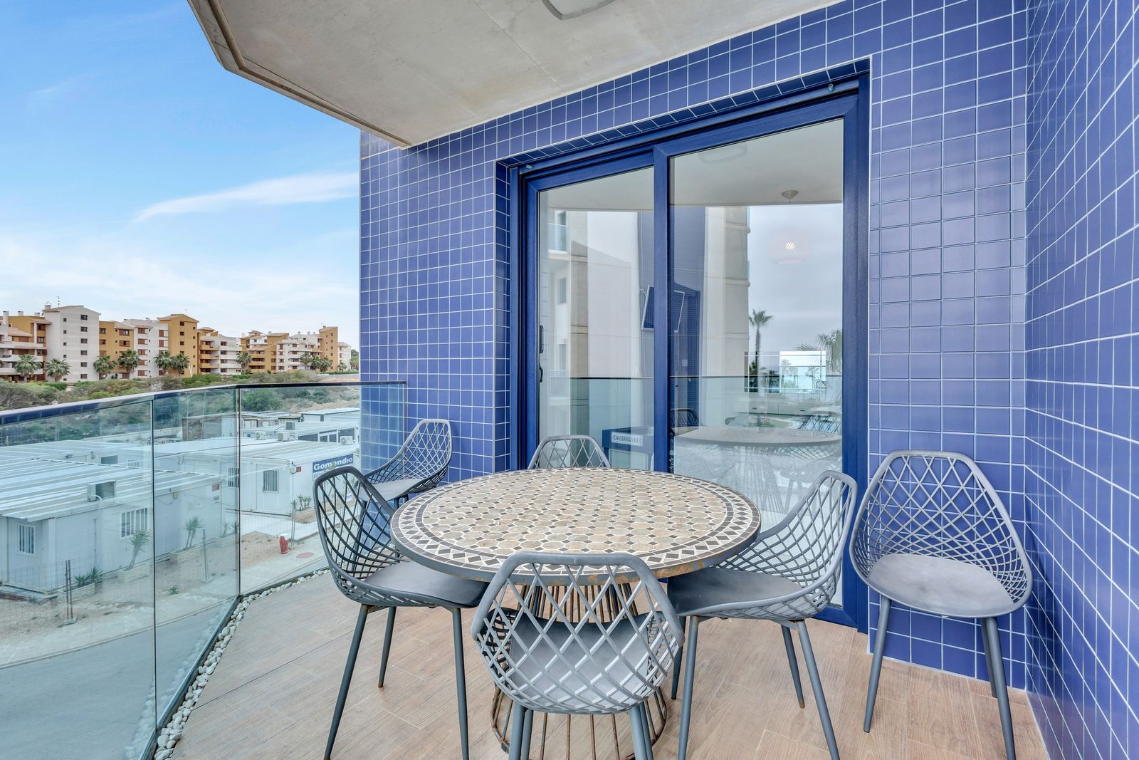 Piso de 3 Dormitorios en venta en Punta Prima, Orihuela Costa