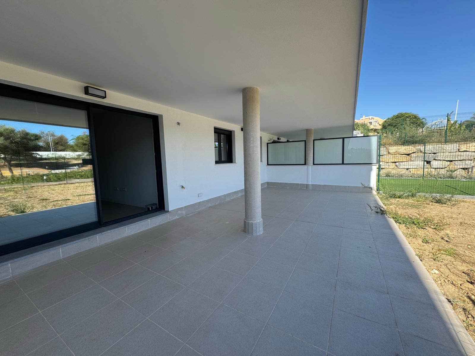 Piso de 2 Dormitorios y 2 Baños en venta en Estepona