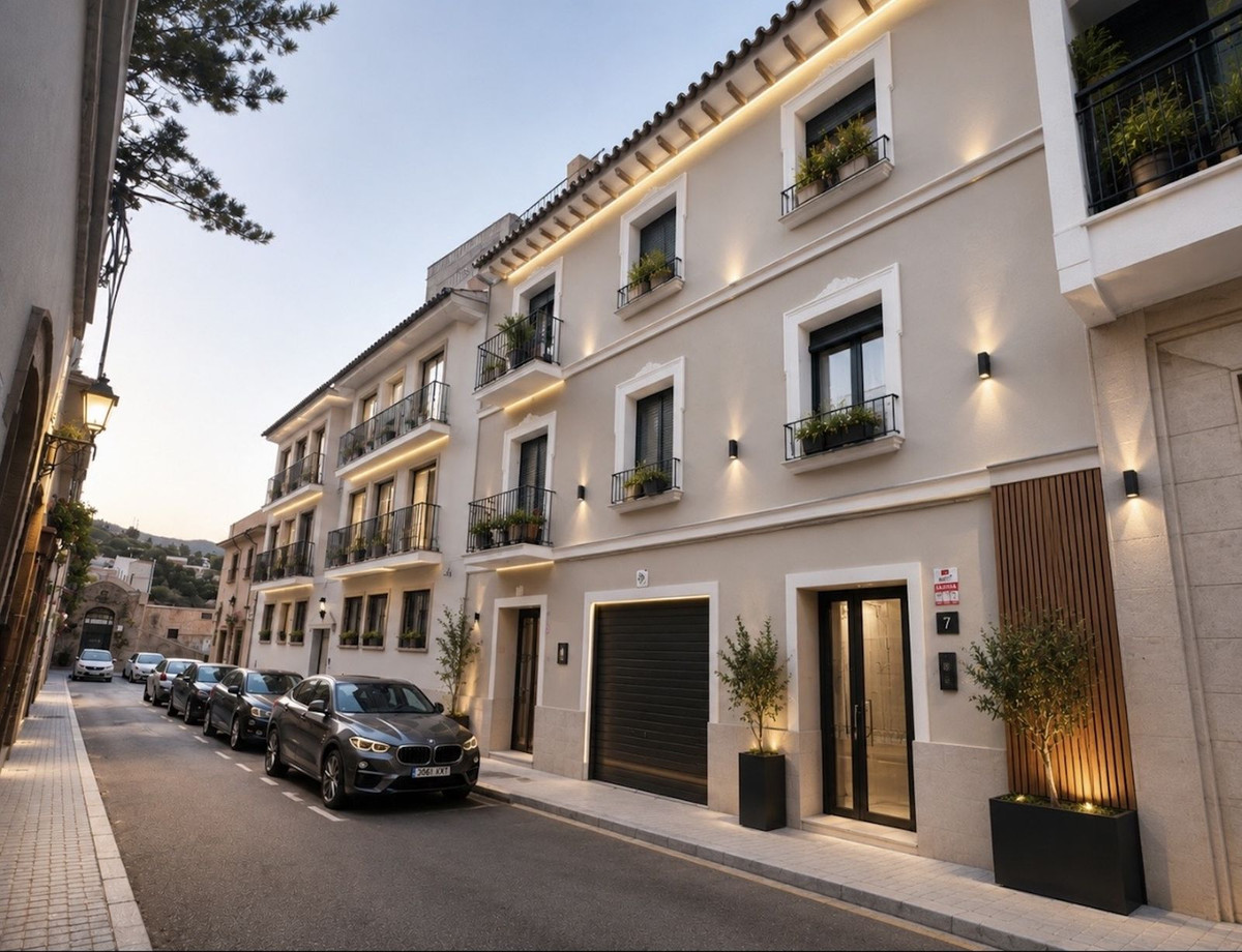 Casa Adosada de 10 Dormitorios y 5 Baños en venta en Málaga Centro