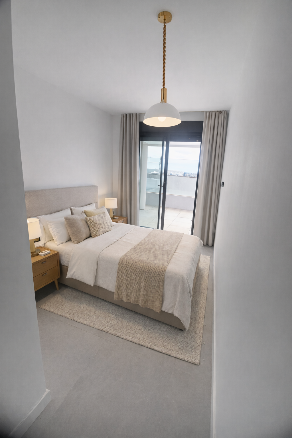 Piso de 2 Dormitorios en venta en Los Monteros, Marbella
