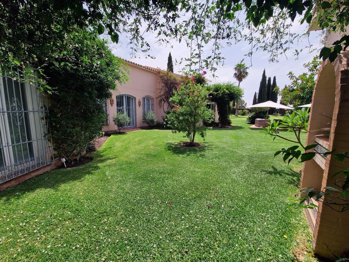 Casa de 5 Dormitorios y 6 Baños en venta en Benahavís