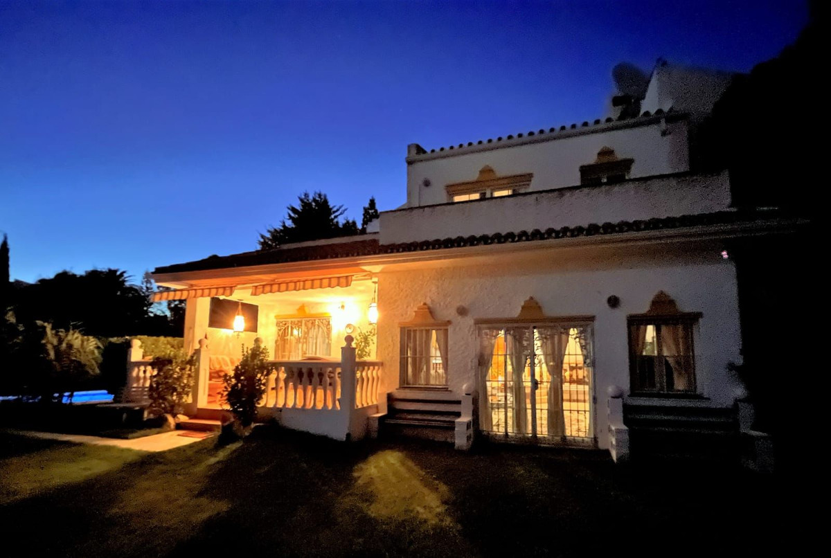 Casa de 4 Dormitorios en venta en Mijas