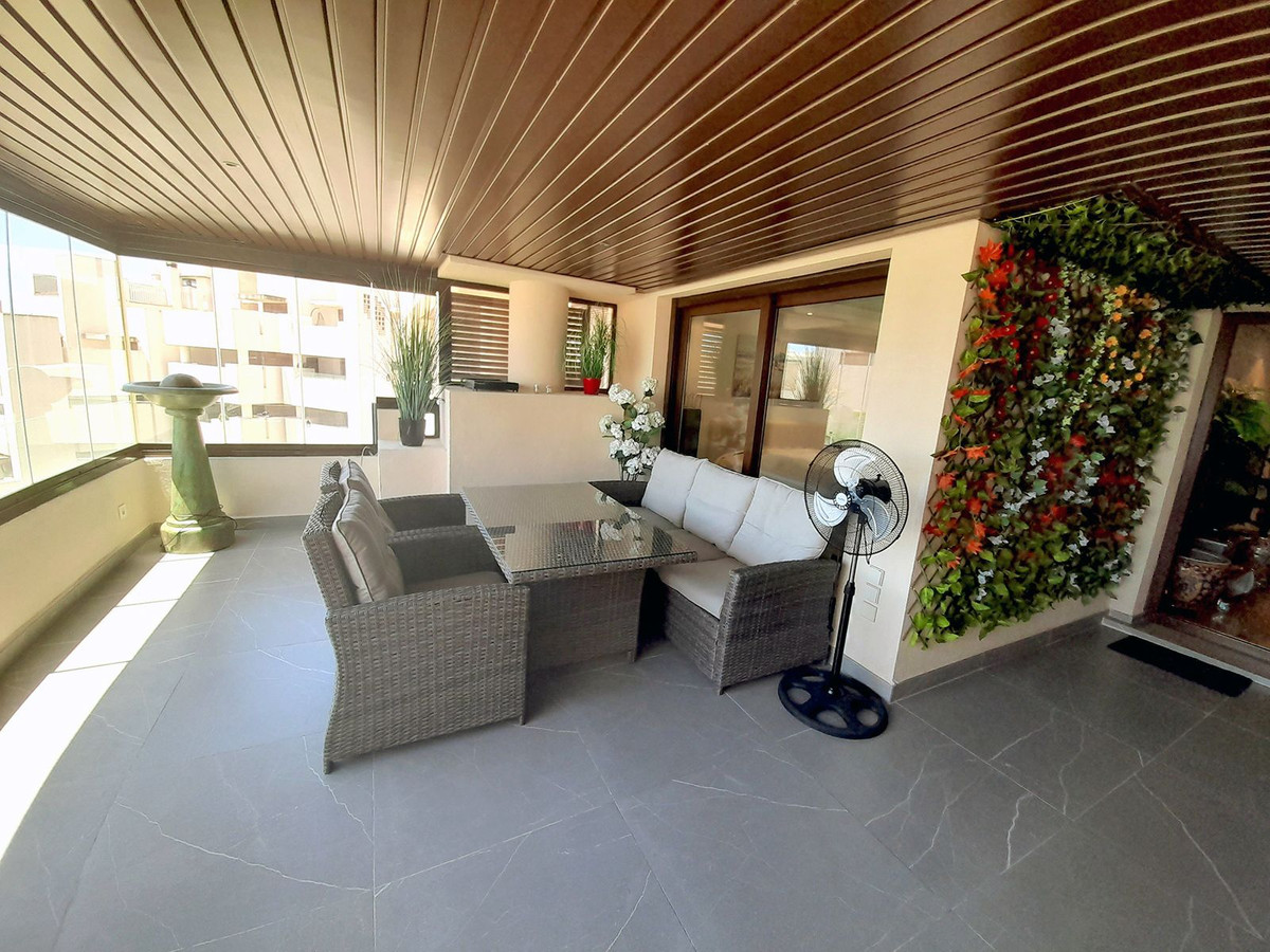 Piso de 2 Dormitorios en venta en Estepona