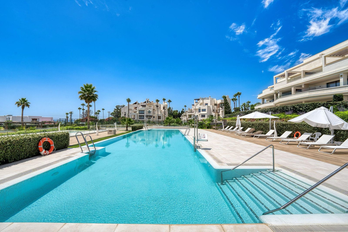 Piso de 3 Dormitorios y 2 Baños en venta en Estepona