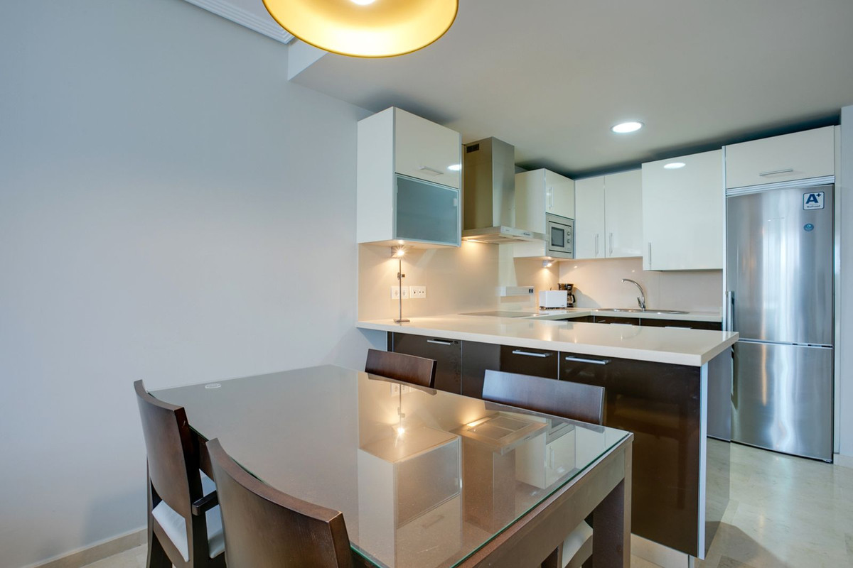 Piso de 2 Dormitorios en venta en Estepona
