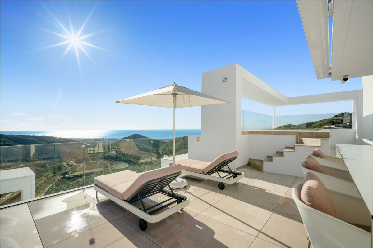 Ático de 3 Dormitorios y 4 Baños en venta en Marbella