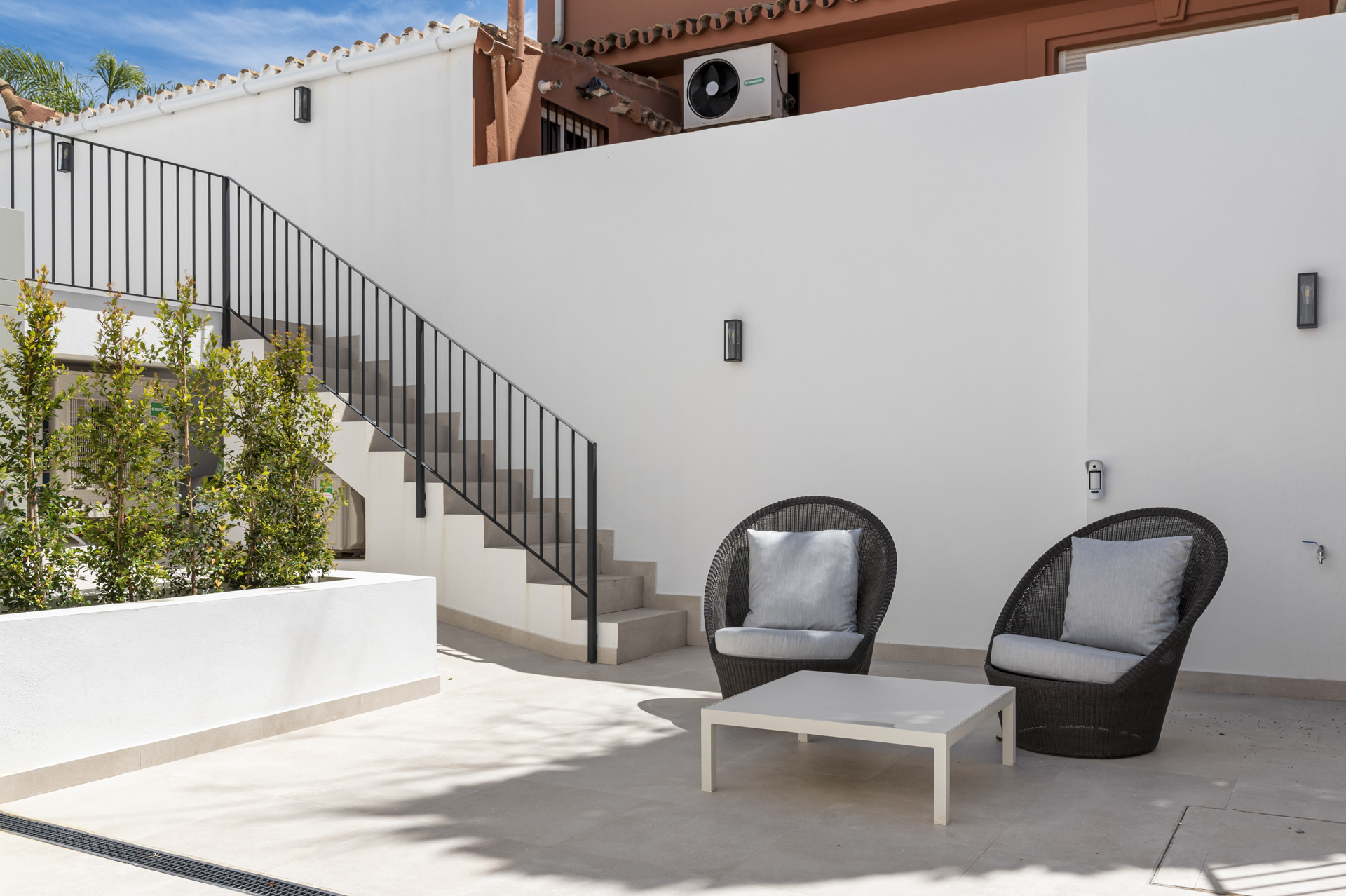 Casa de 5 Dormitorios y 5 Baños en venta en El Rosario, Marbella