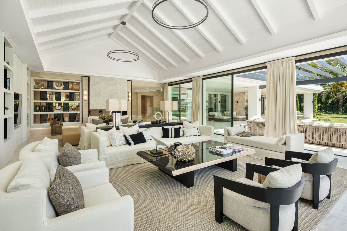 Casa de 7 Dormitorios en venta en Nueva Andalucía, Marbella