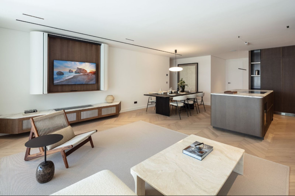 Piso de 3 Dormitorios en venta en Milla de Oro, Marbella