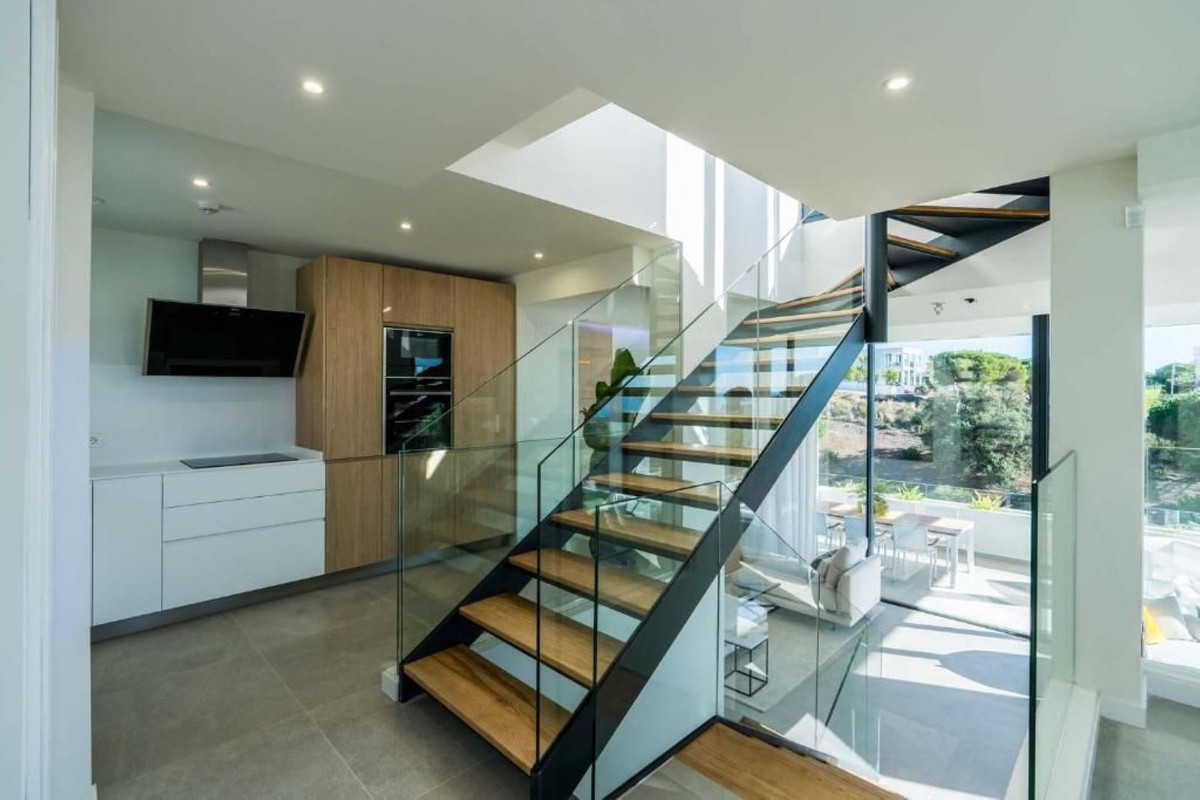 Casa de 3 Dormitorios y 2 Baños en venta en Cabopino, Marbella
