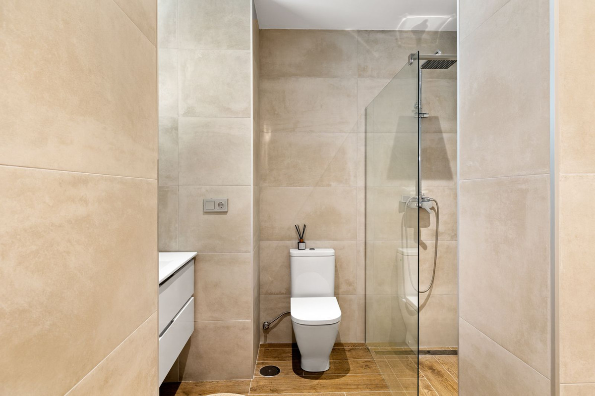 Ático de 3 Dormitorios y 2 Baños en venta en Estepona