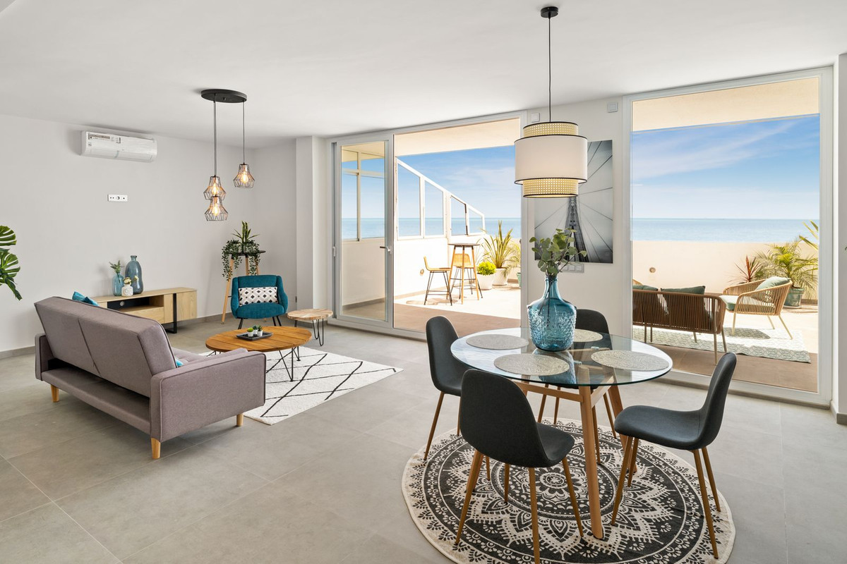 Ático de 3 Dormitorios y 2 Baños en venta en Estepona