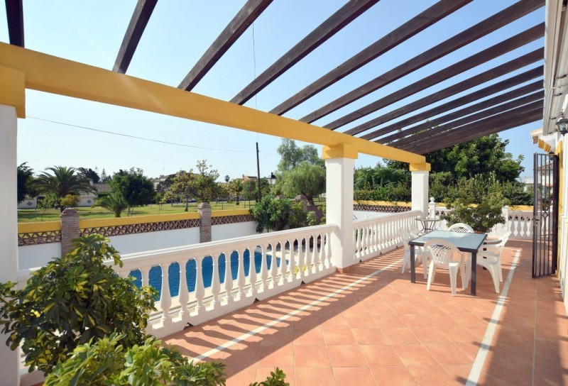 Casa de 6 Dormitorios y 4 Baños en venta en San Pedro de Alcántara