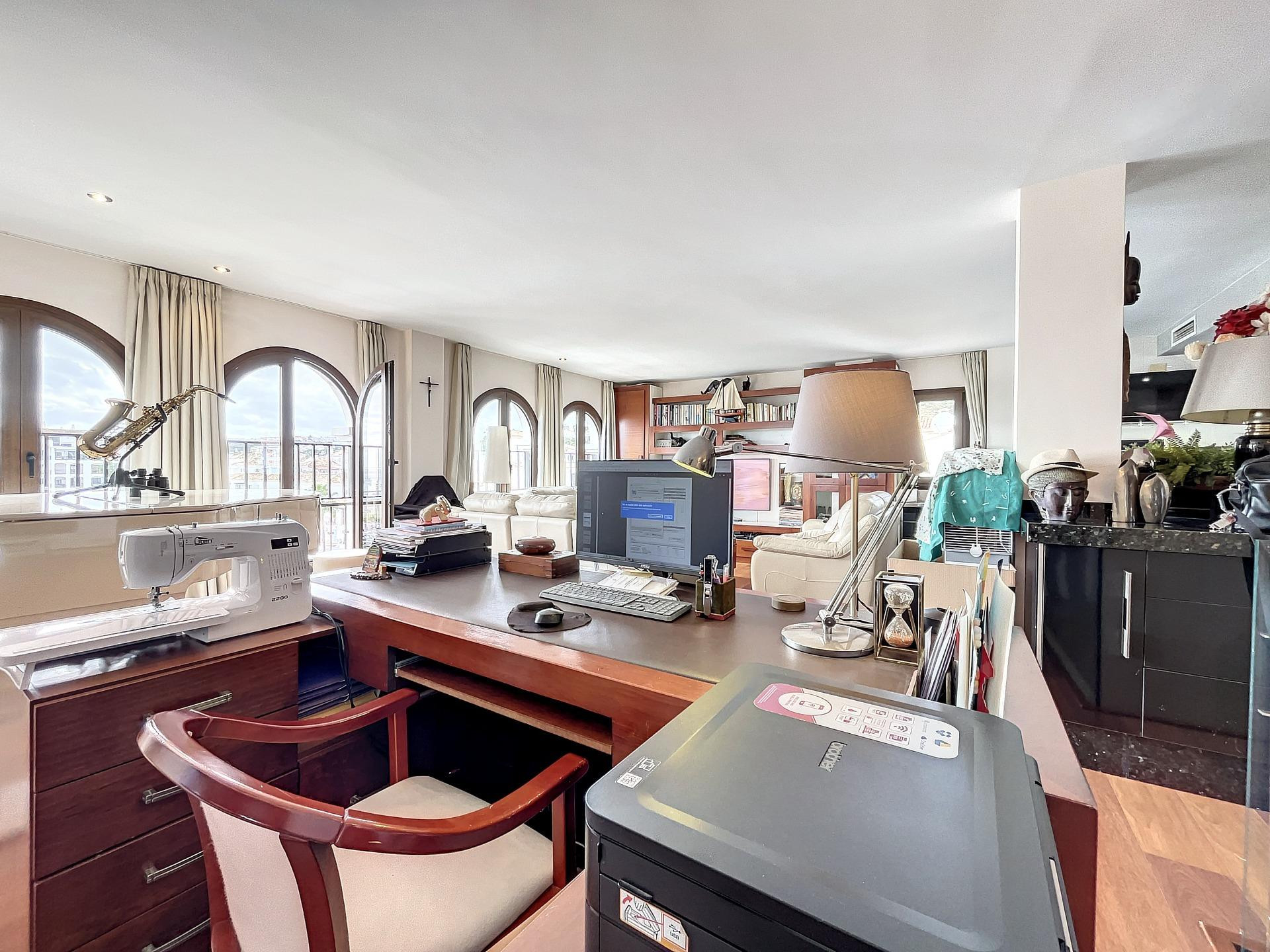 Ático de 3 Dormitorios y 3 Baños en venta en La Duquesa