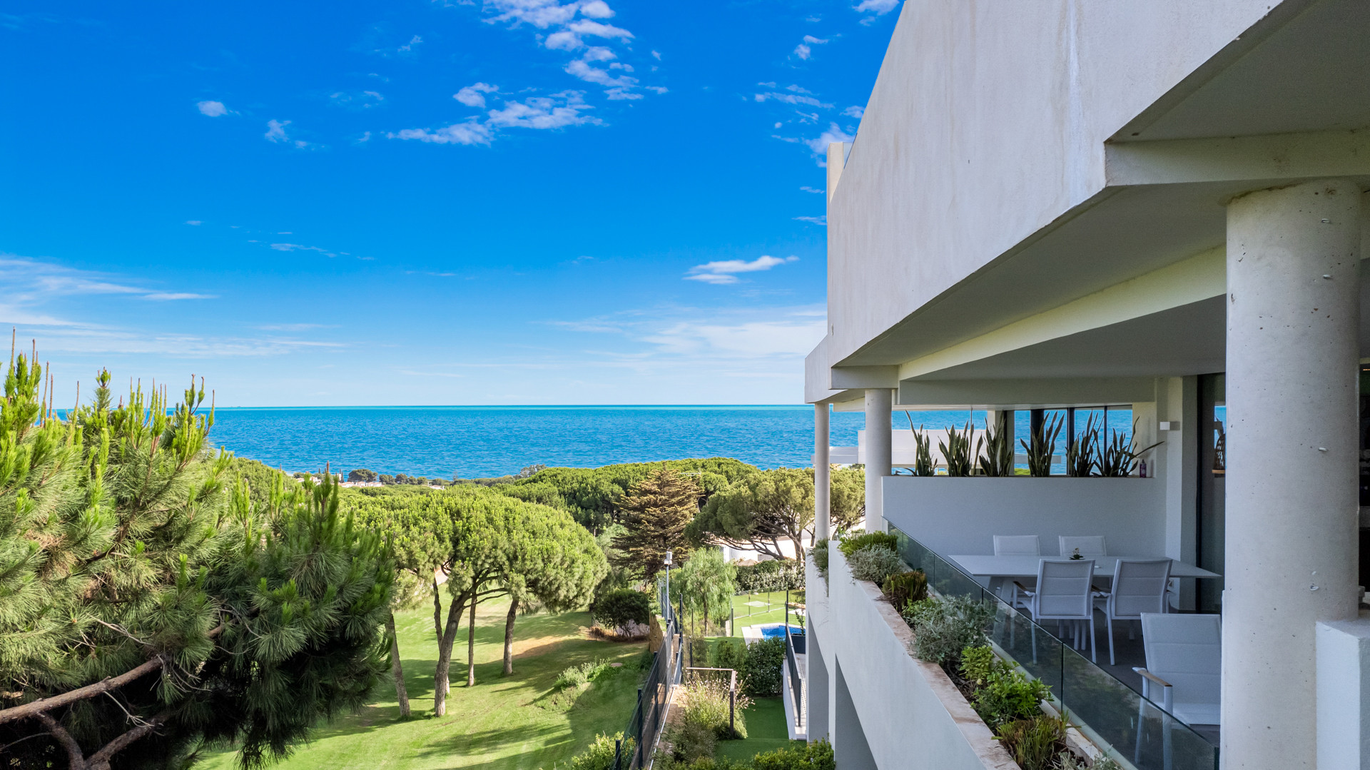 Casa Adosada de 3 Dormitorios y 4 Baños en venta en Marbella Centro