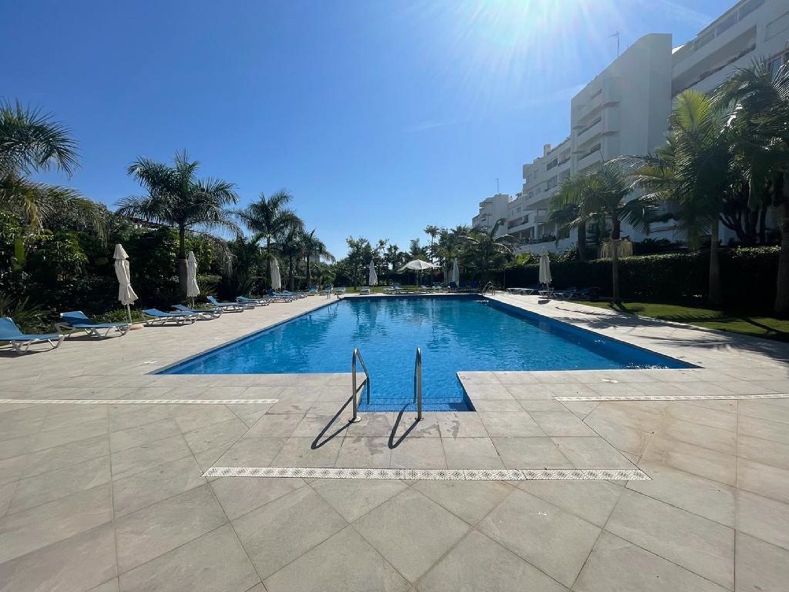Piso de 4 Dormitorios y 2 Baños en venta en San Pedro de Alcántara