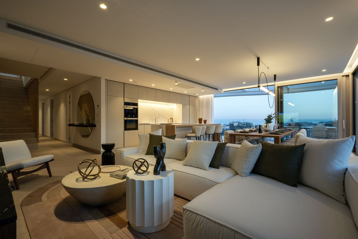 Ático de 4 Dormitorios y 4 Baños en venta en Benahavís