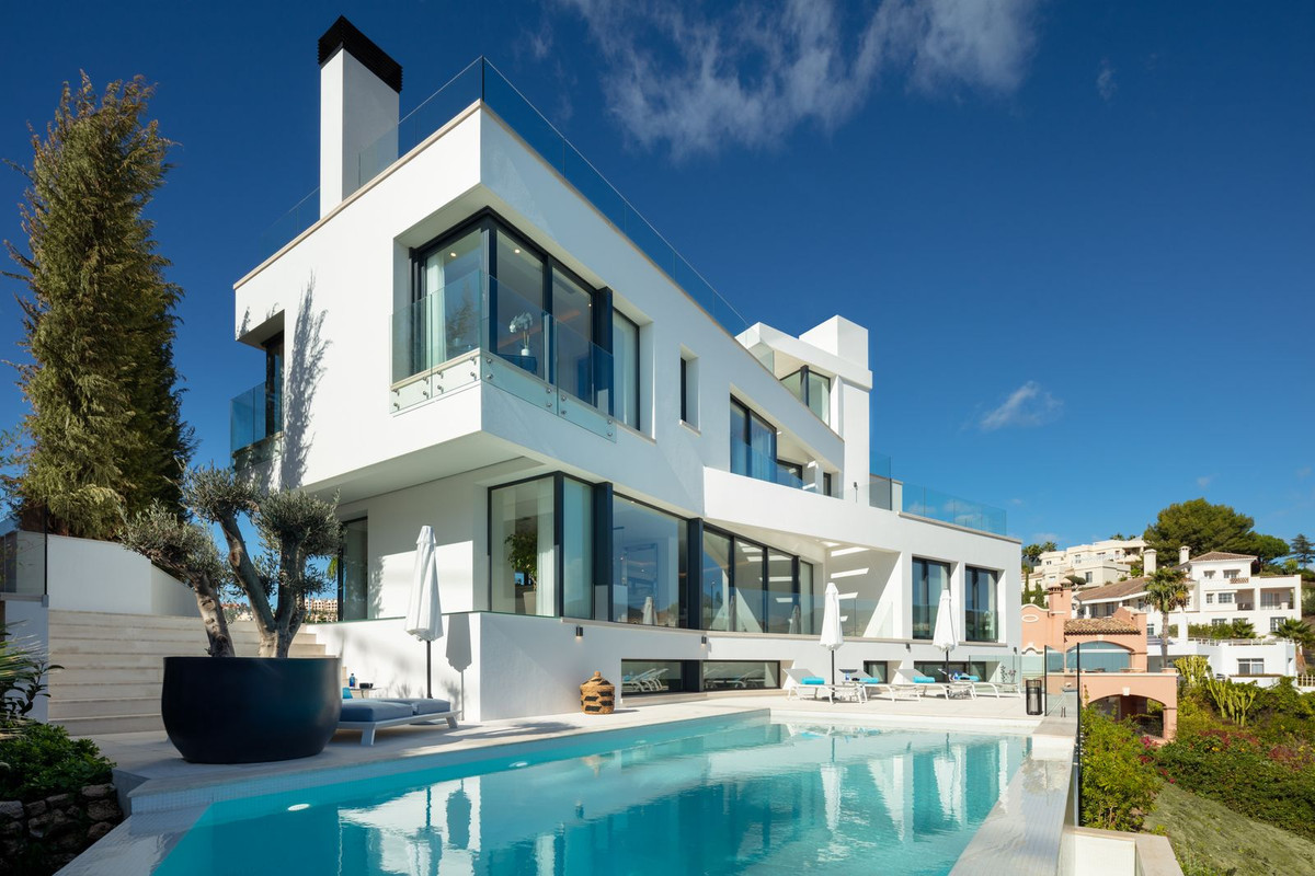Casa de 5 Dormitorios en venta en La Quinta, Benahavís