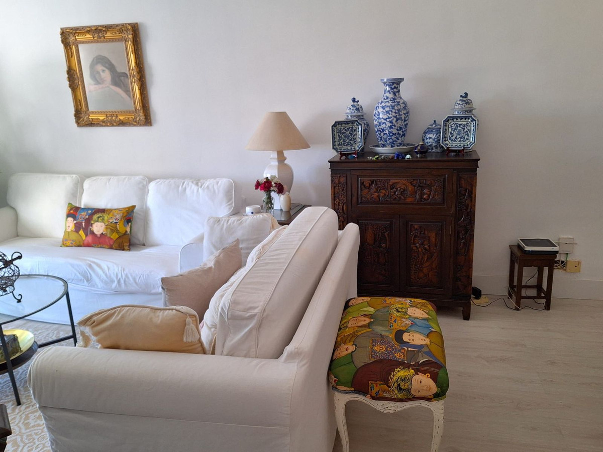 Piso de 3 Dormitorios y 2 Baños en venta en Marbella