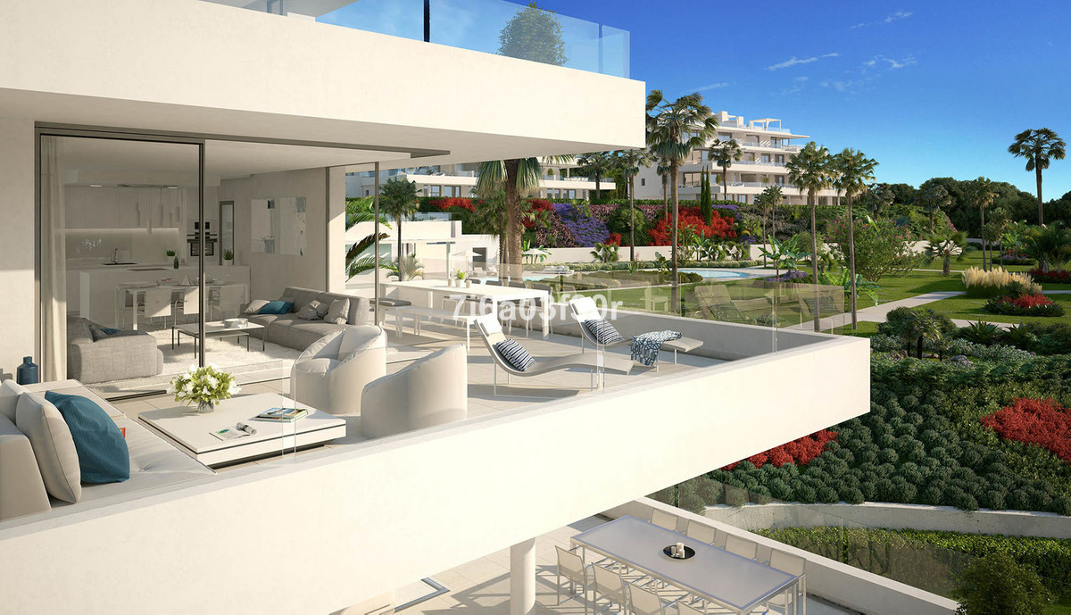 Piso de 4 Dormitorios y 3 Baños en venta en Atalaya, Estepona
