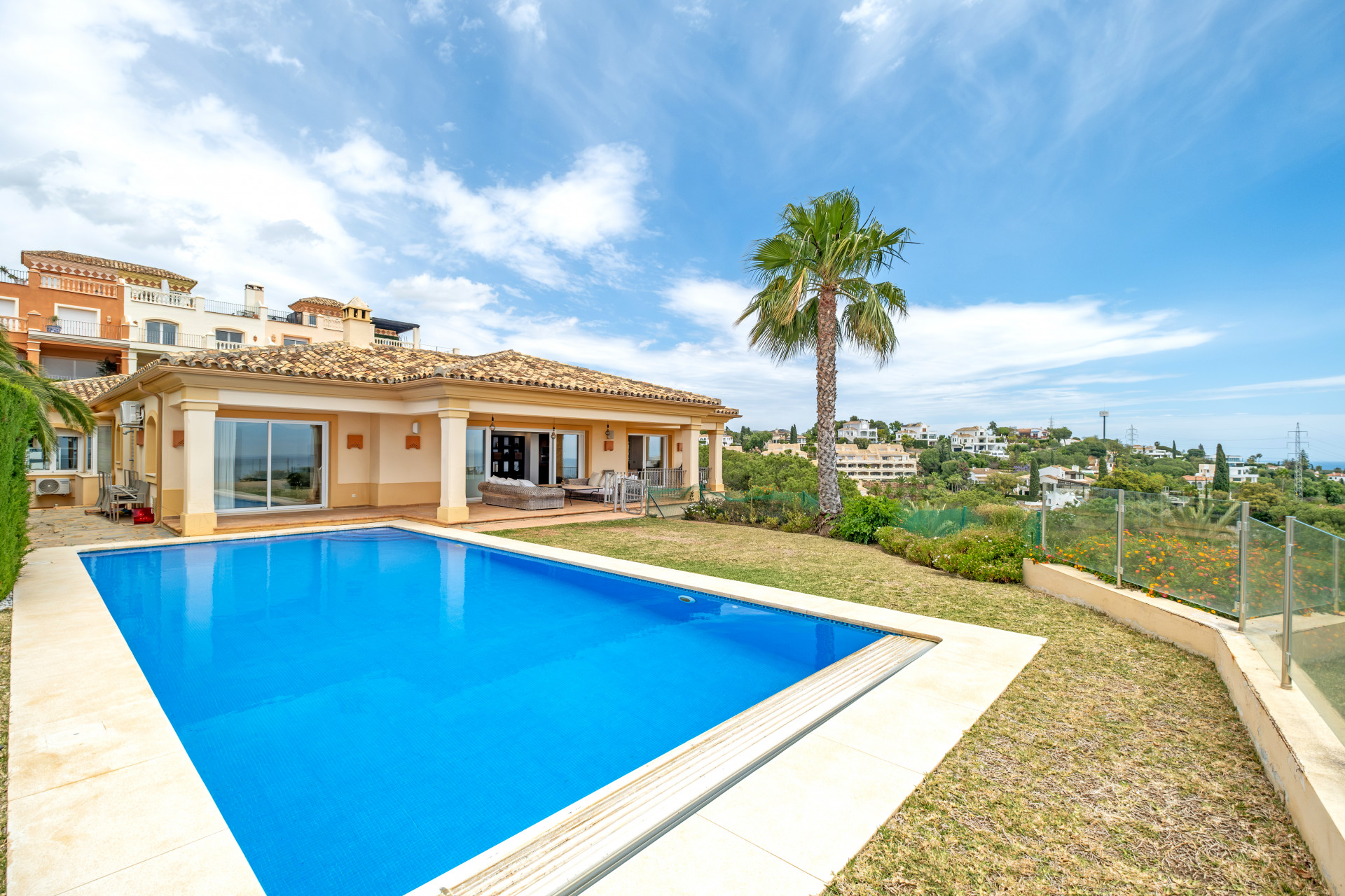 Casa de 7 Dormitorios en venta en Elviria, Marbella