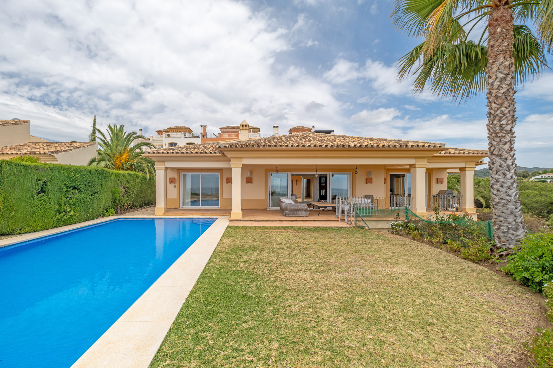 Casa de 7 Dormitorios en venta en Elviria, Marbella