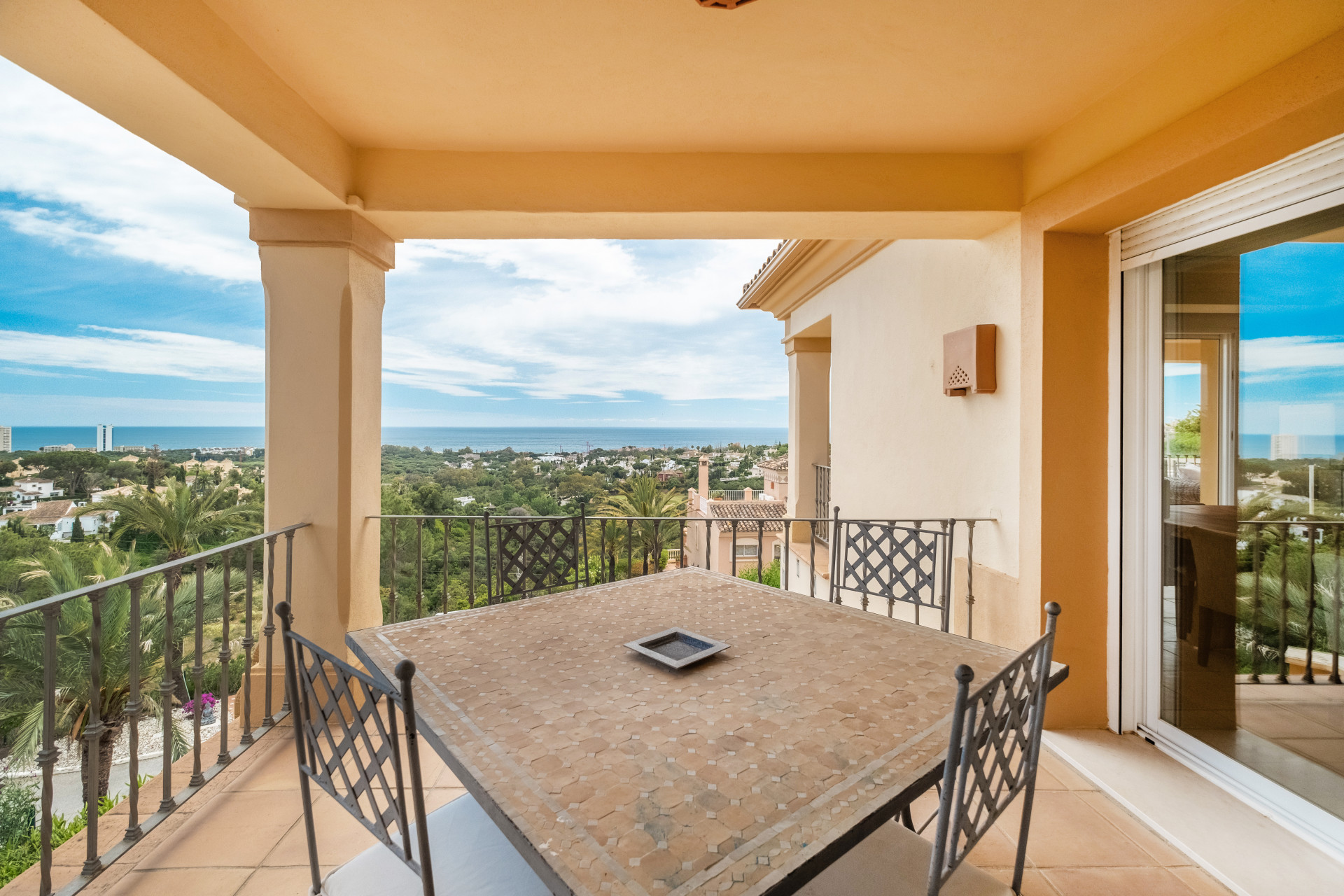 Casa de 7 Dormitorios en venta en Elviria, Marbella