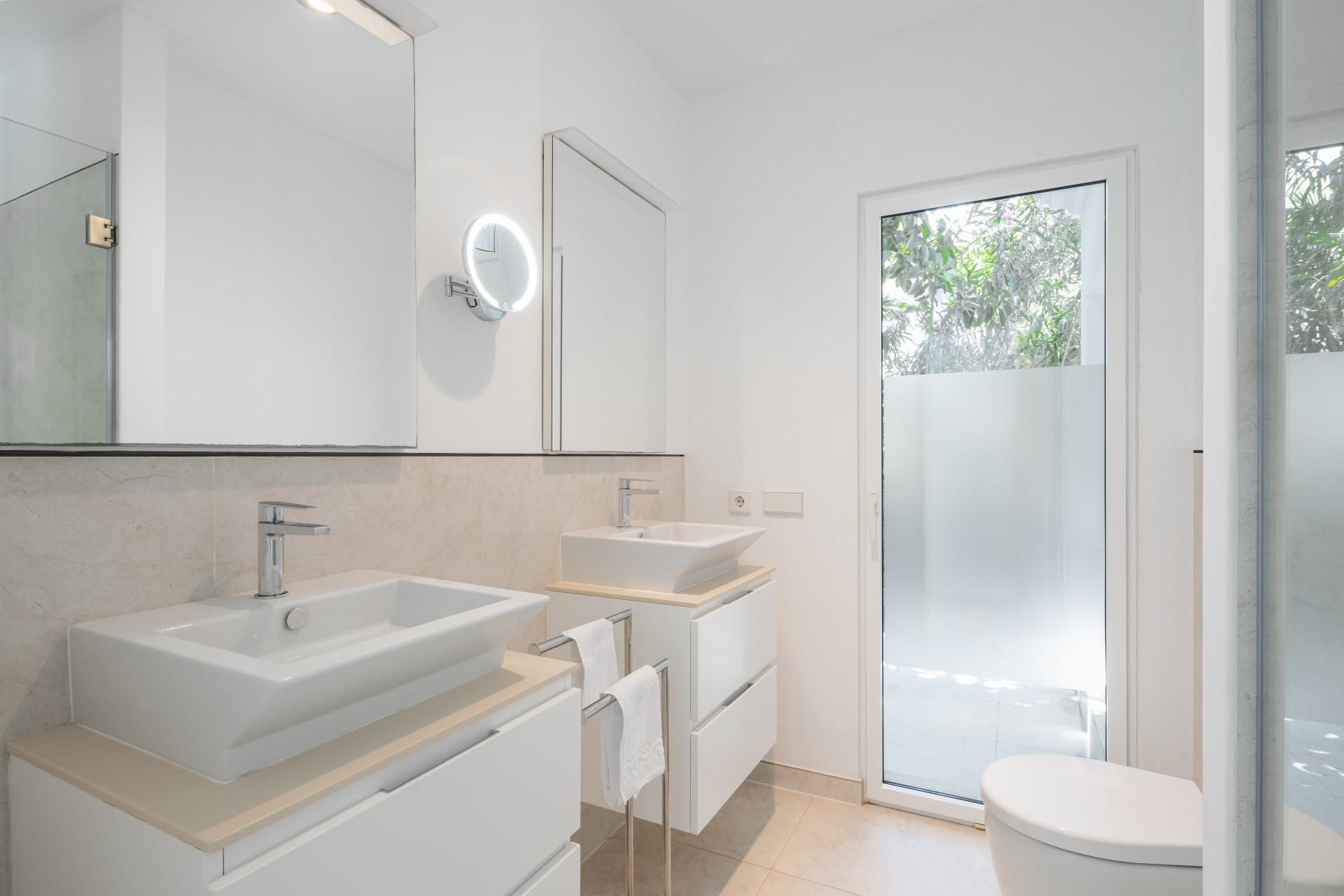 Casa de 4 Dormitorios en venta en Milla de Oro, Marbella