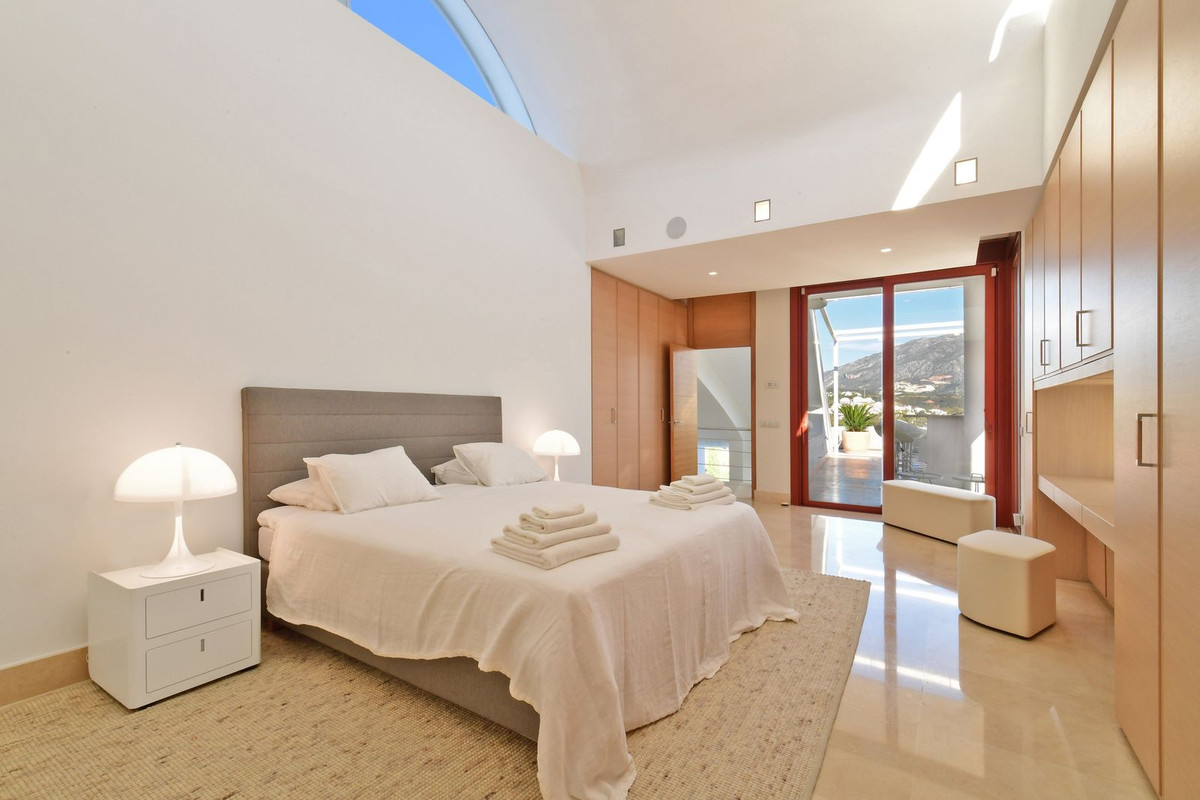 7 спални, 7 бани - Вила за продажба в Nueva Andalucia, Marbella