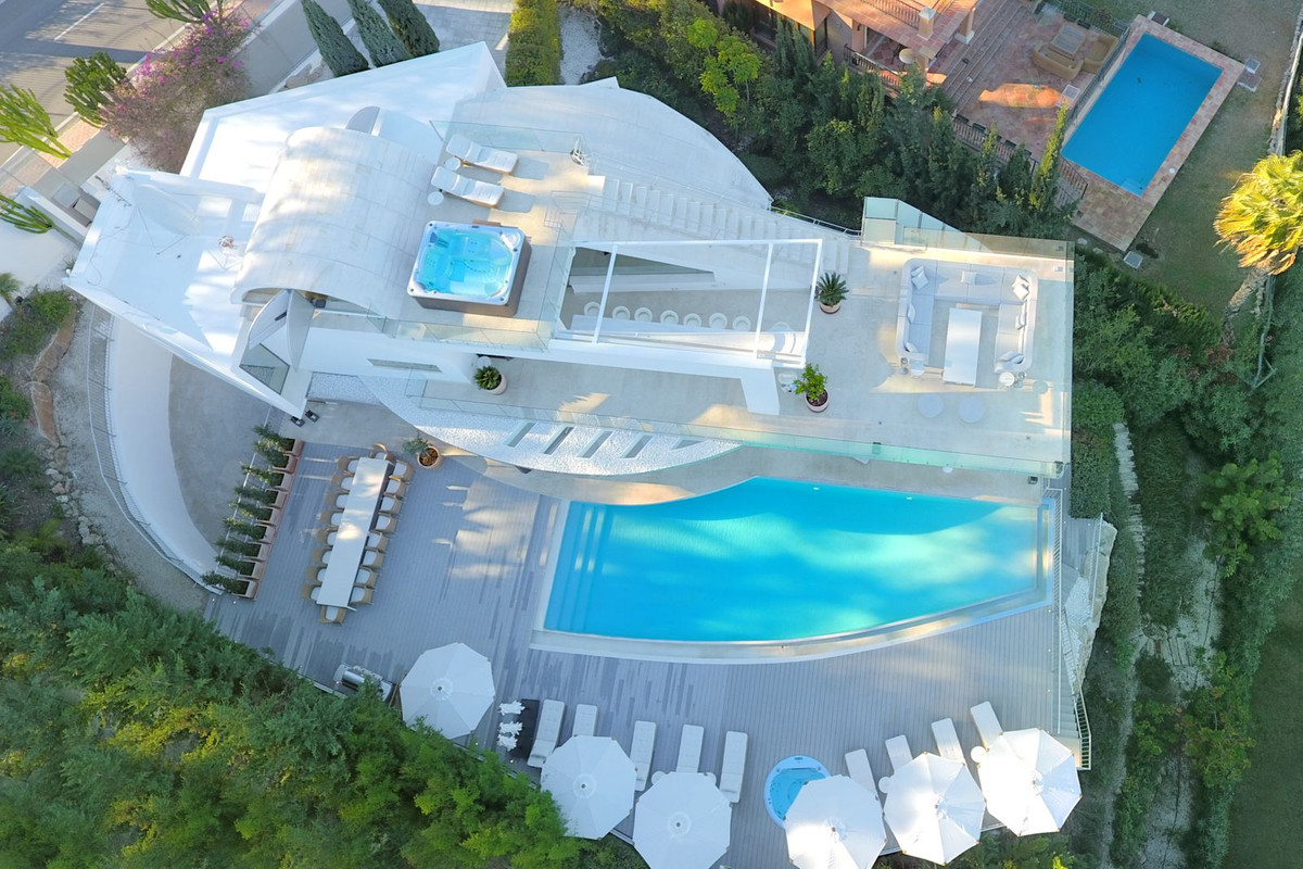 7 спални, 7 бани - Вила за продажба в Nueva Andalucia, Marbella
