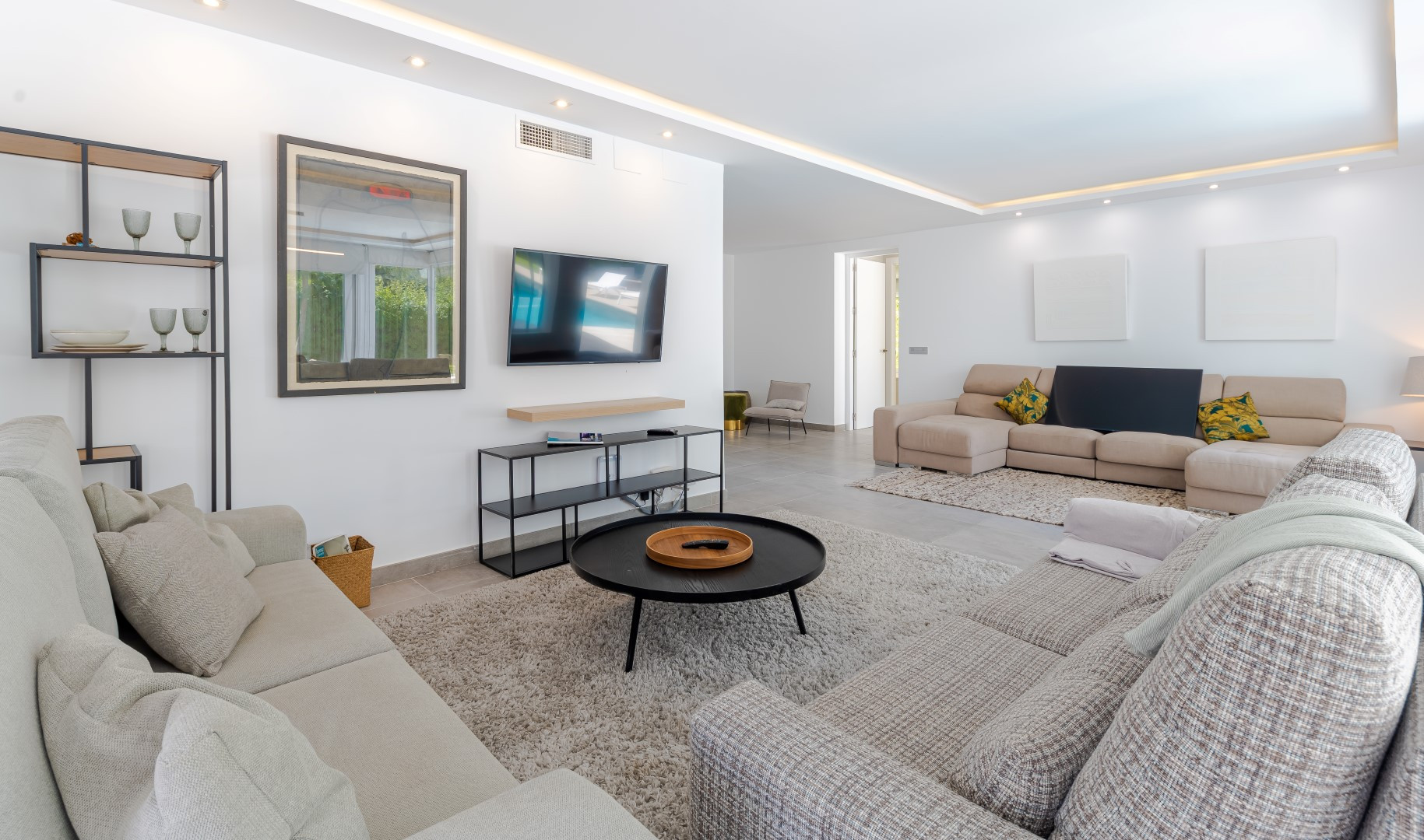 Casa de 6 Dormitorios y 6 Baños en venta en Nueva Andalucía, Marbella