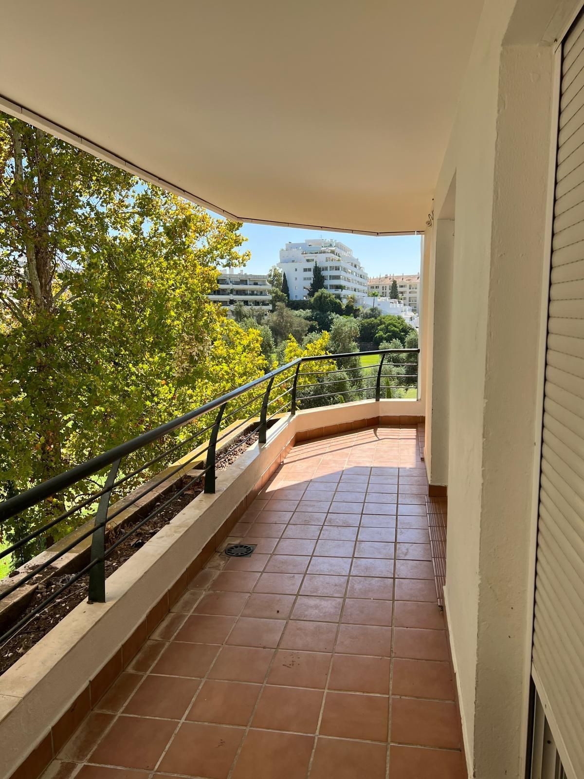 Piso de 3 Dormitorios en venta en Guadalmina Alta, San Pedro de Alcántara