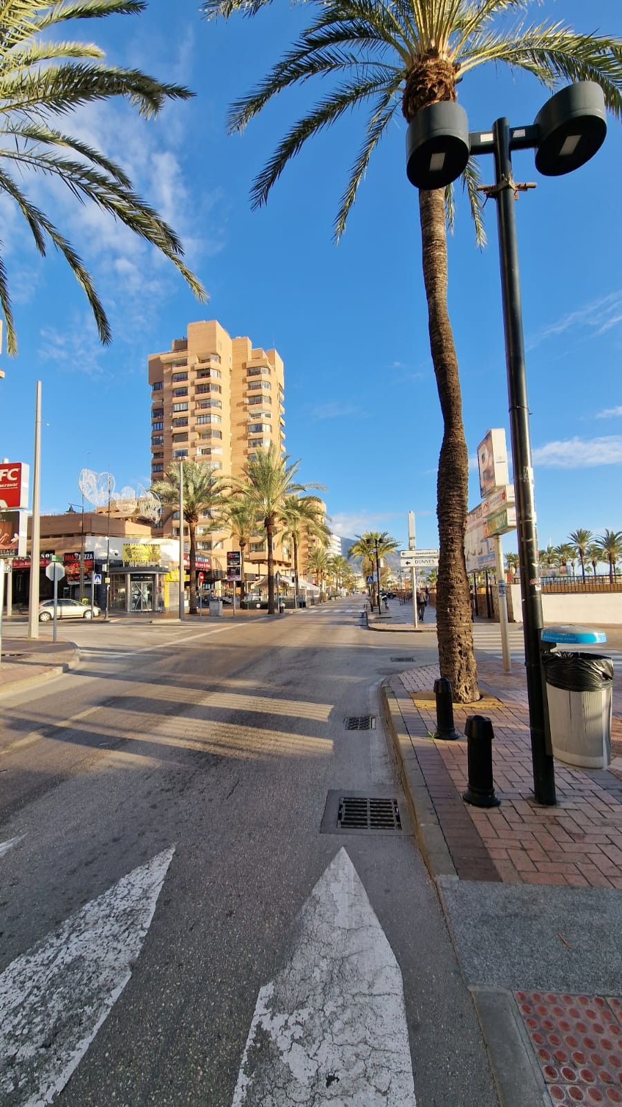 Piso de 2 Dormitorios en venta en Puerto Deportivo, Fuengirola