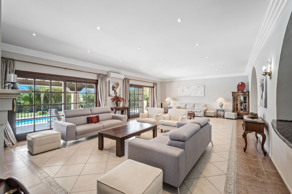 Casa de 9 Dormitorios en venta en Cancelada