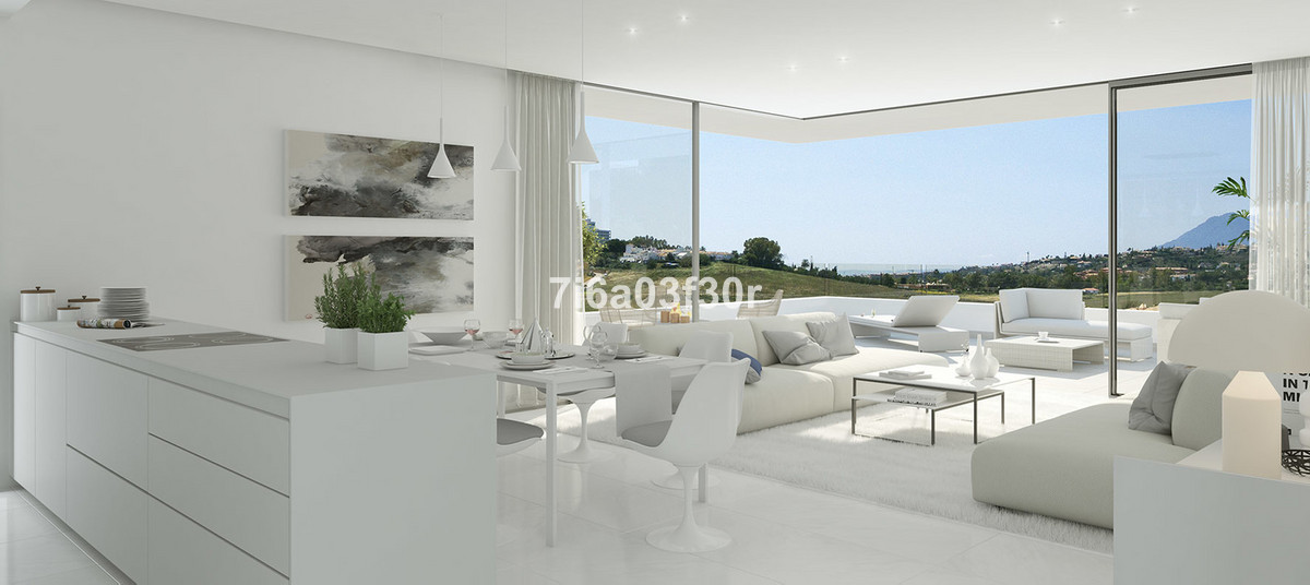 Piso de 4 Dormitorios y 3 Baños en venta en Atalaya, Estepona