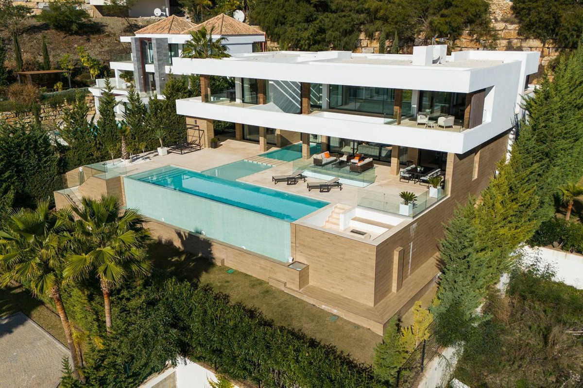 Casa de 5 Dormitorios en venta en Benahavís Pueblo