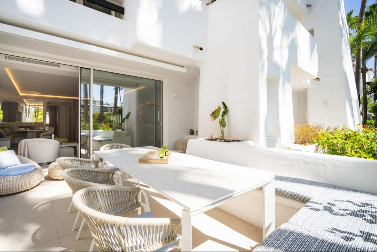 Piso de 3 Dormitorios y 3 Baños en venta en Milla de Oro, Marbella